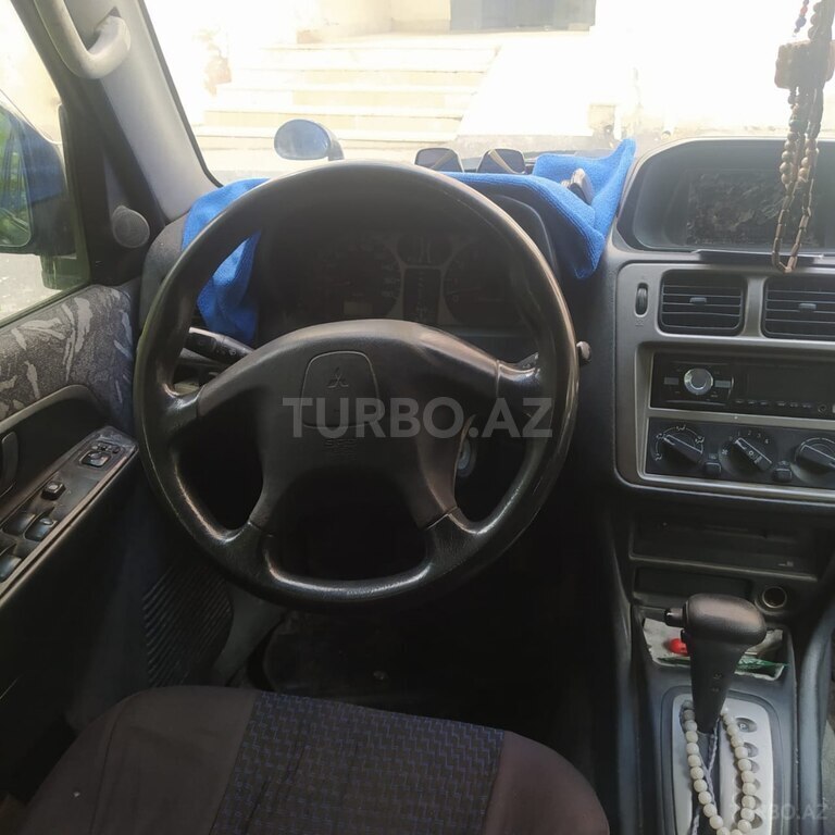 Mitsubishi Pajero io