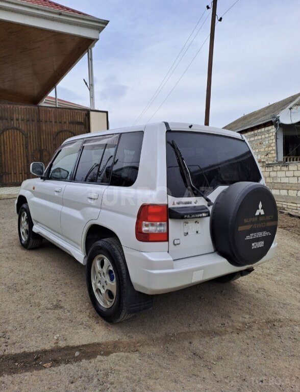 Mitsubishi Pajero io