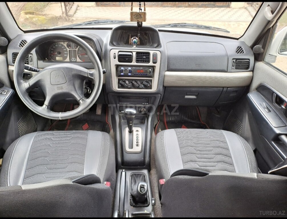 Mitsubishi Pajero io