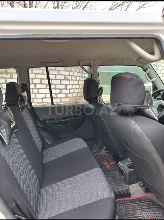 Mitsubishi Pajero io