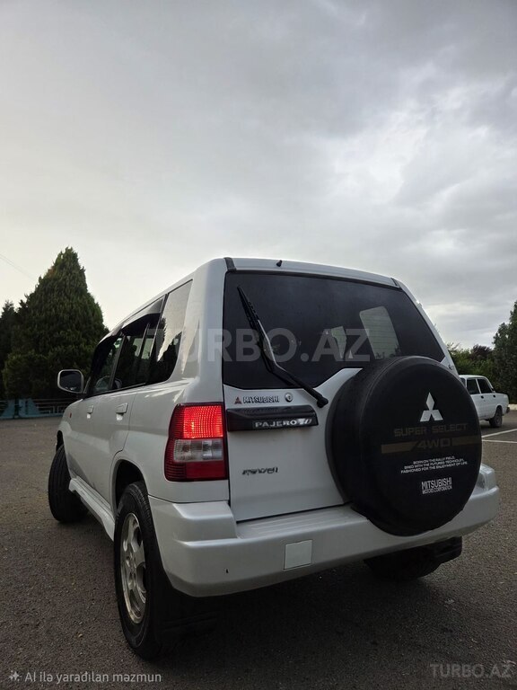 Mitsubishi Pajero io