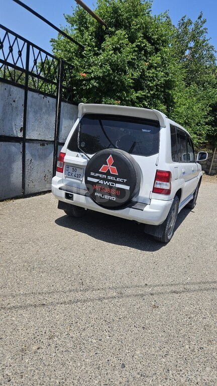 Mitsubishi Pajero io