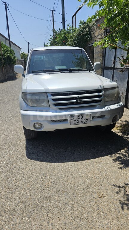 Mitsubishi Pajero io