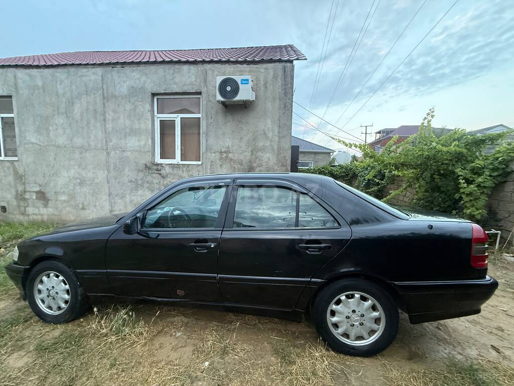 Mercedes C 230