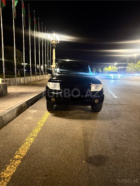 Mitsubishi Pajero io