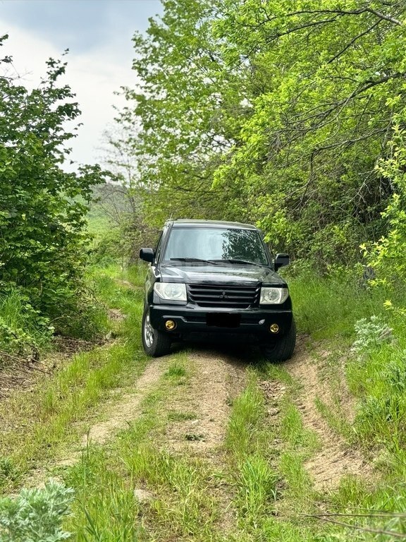 Mitsubishi Pajero io