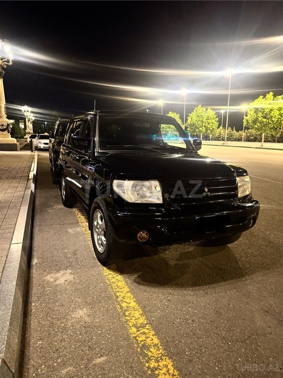 Mitsubishi Pajero io