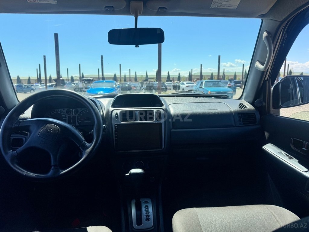 Mitsubishi Pajero io
