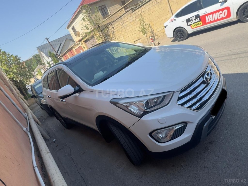 Hyundai Grand Santa Fe