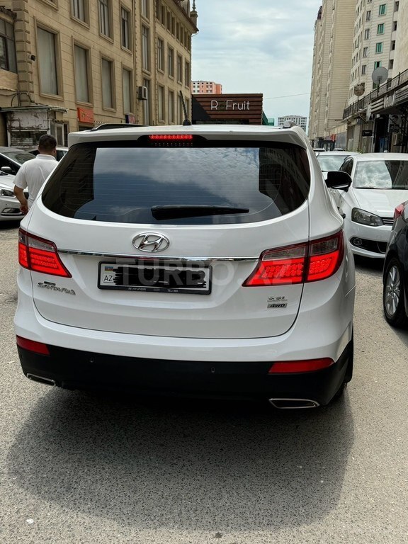 Hyundai Grand Santa Fe