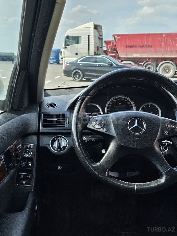 Mercedes C 230