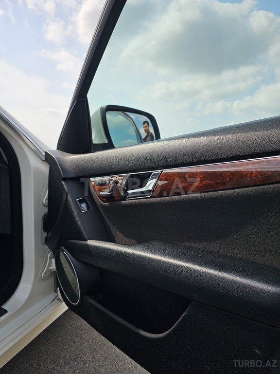 Mercedes C 230