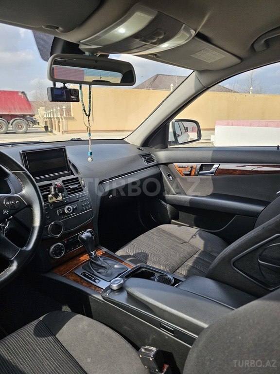 Mercedes C 230