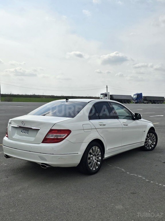 Mercedes C 230