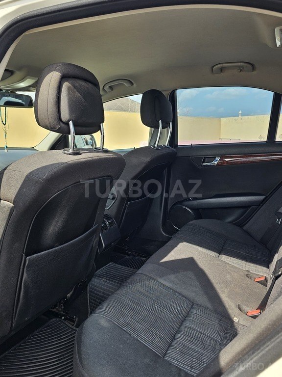 Mercedes C 230
