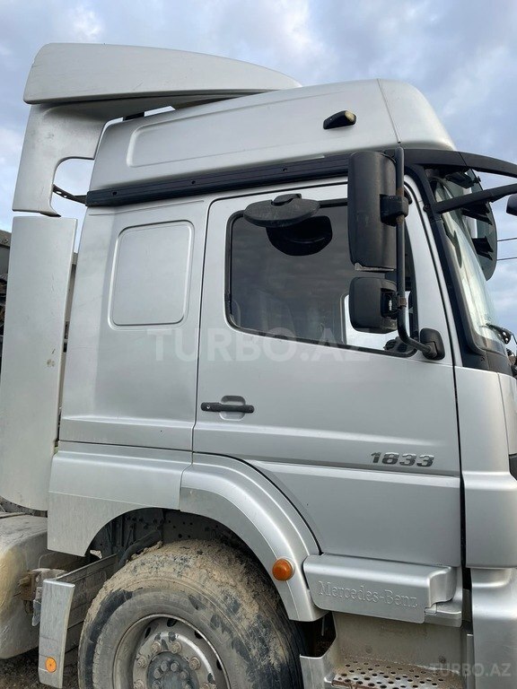 Mercedes Axor 1833