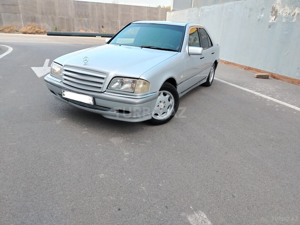 Mercedes C 200