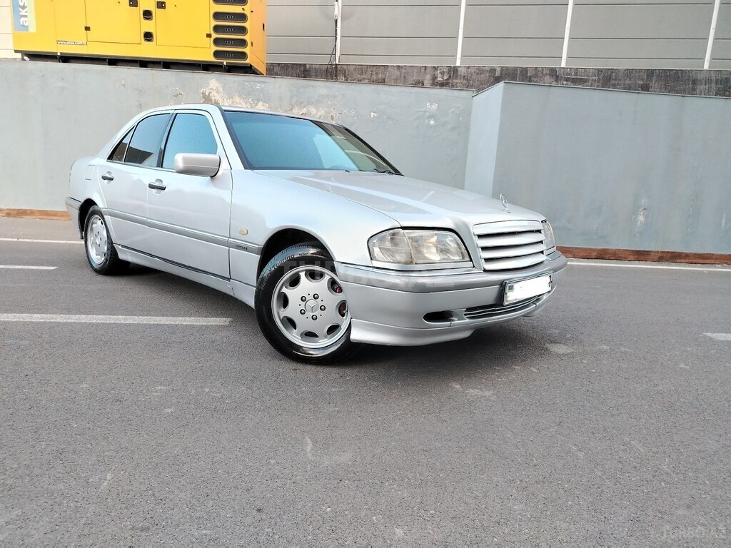 Mercedes C 200