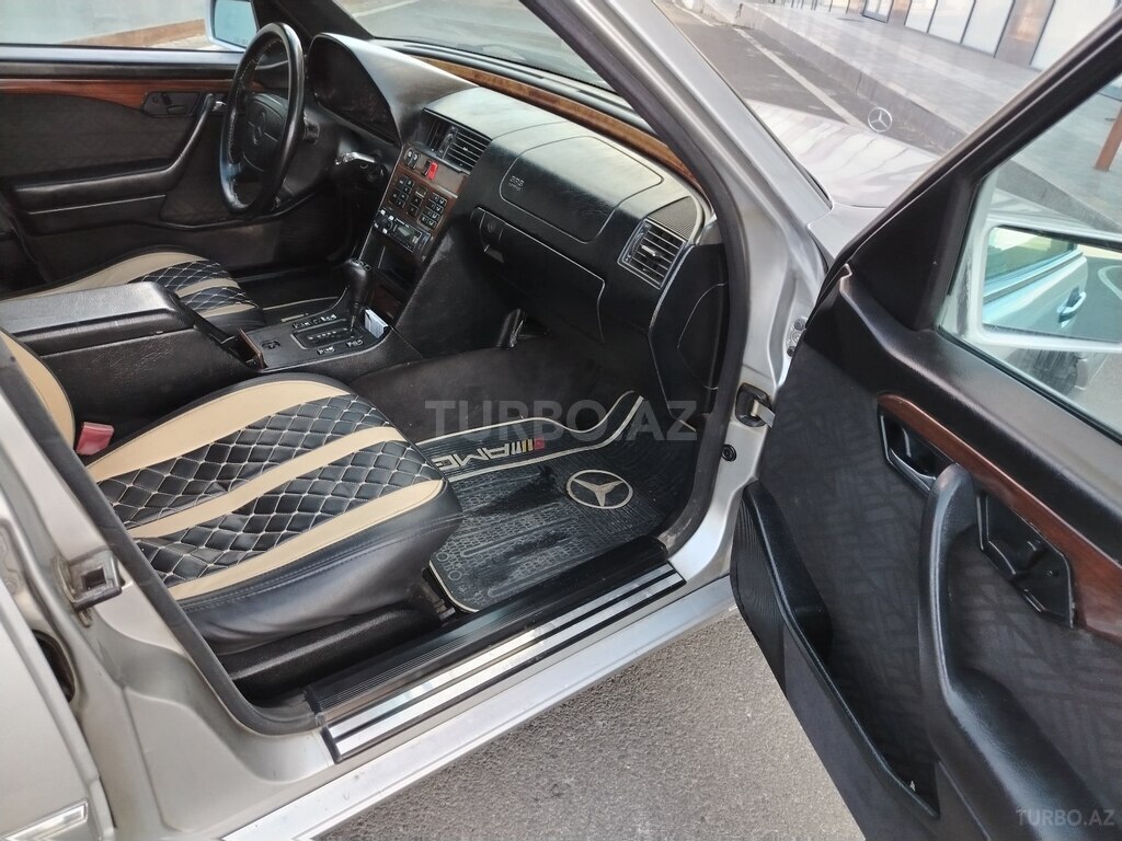 Mercedes C 200