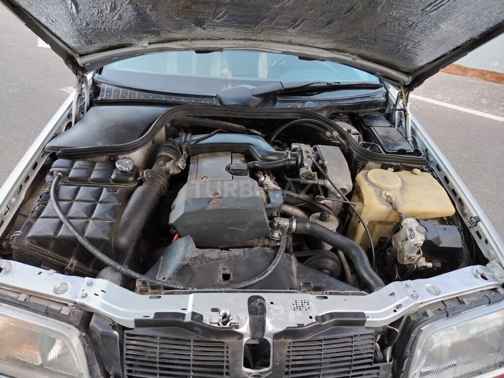 Mercedes C 200
