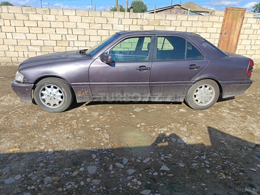 Mercedes C 230