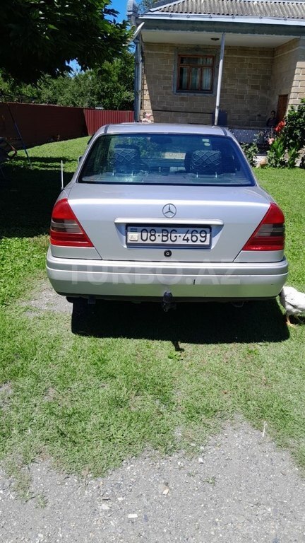 Mercedes C 180