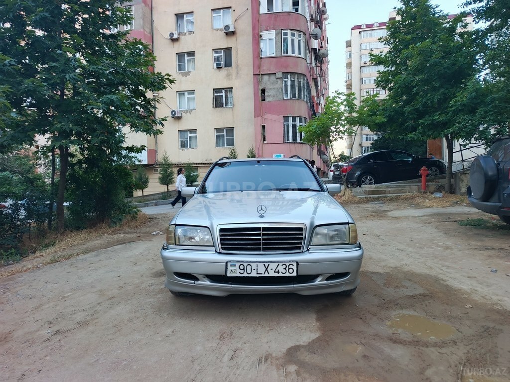 Mercedes C 240