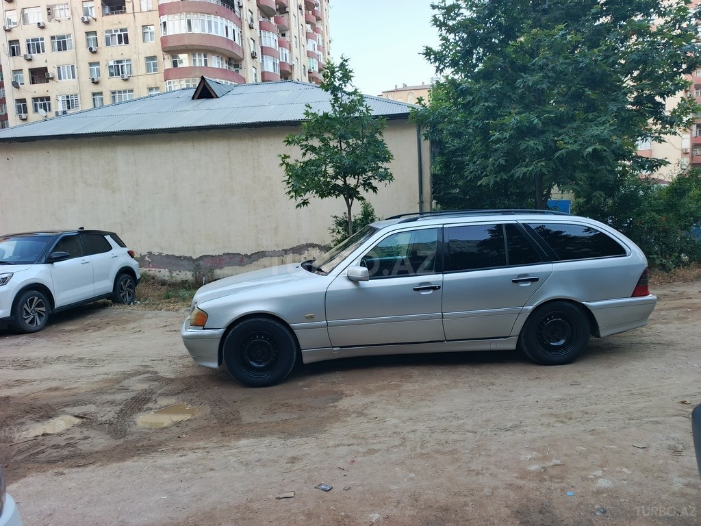 Mercedes C 240