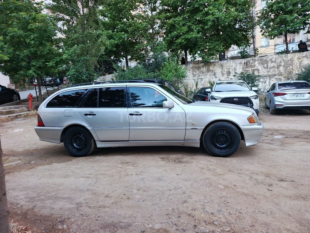 Mercedes C 240