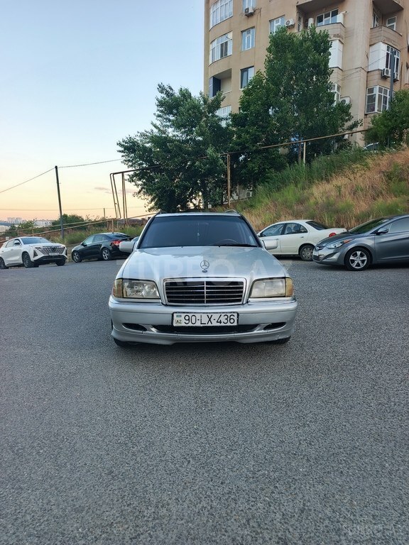 Mercedes C 240