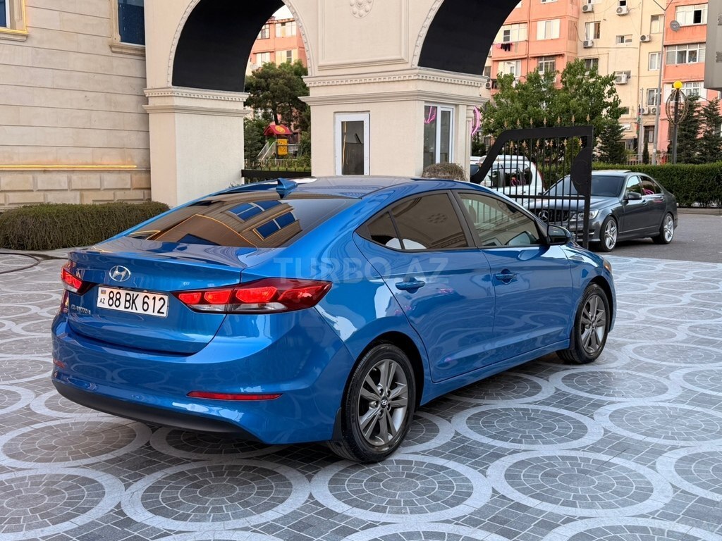 Hyundai Elantra