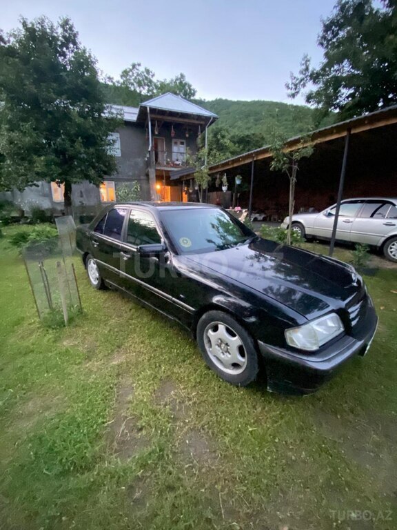 Mercedes C 180