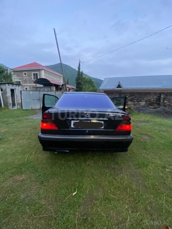 Mercedes C 180