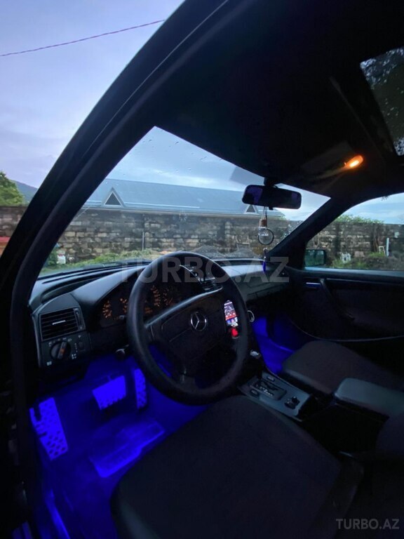 Mercedes C 180