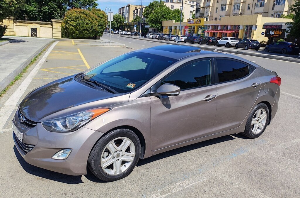 Hyundai Elantra