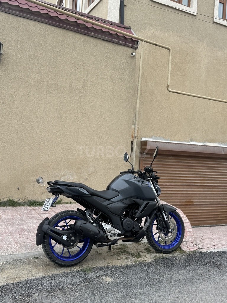 Yamaha FZ-S FI Deluxe