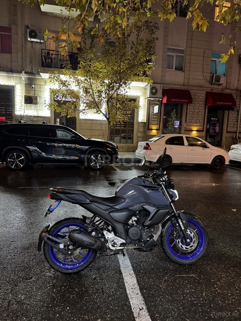 Yamaha FZ-S FI Deluxe