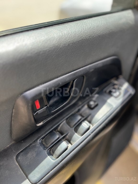 Mitsubishi Pajero io