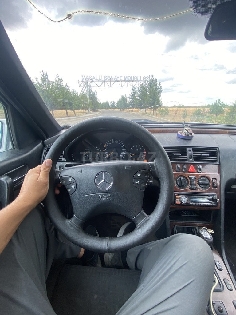 Mercedes C 220