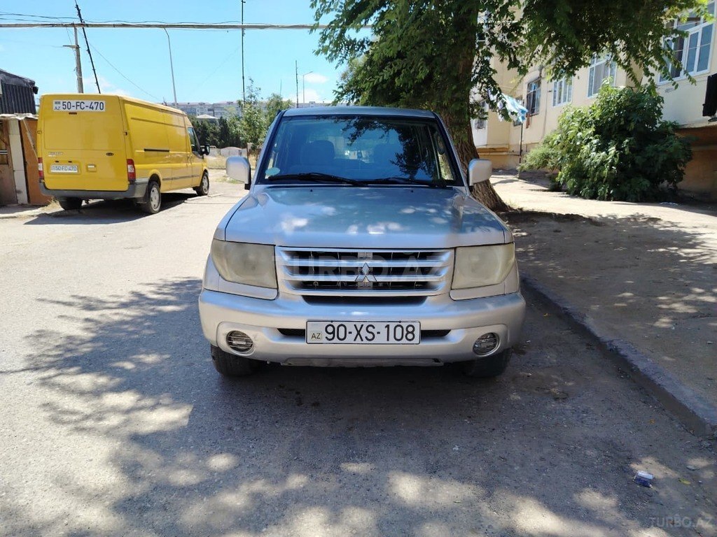 Mitsubishi Pajero io