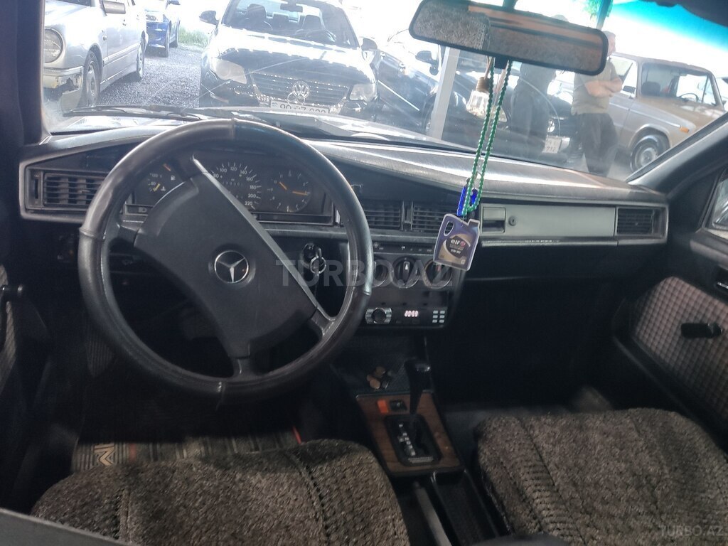 Mercedes 190