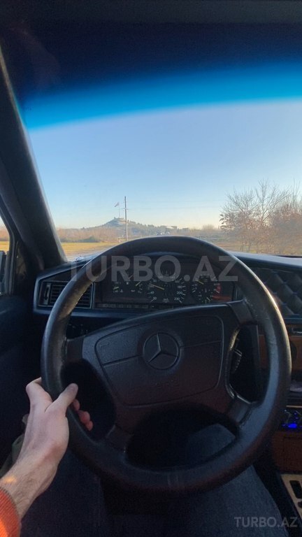 Mercedes 190