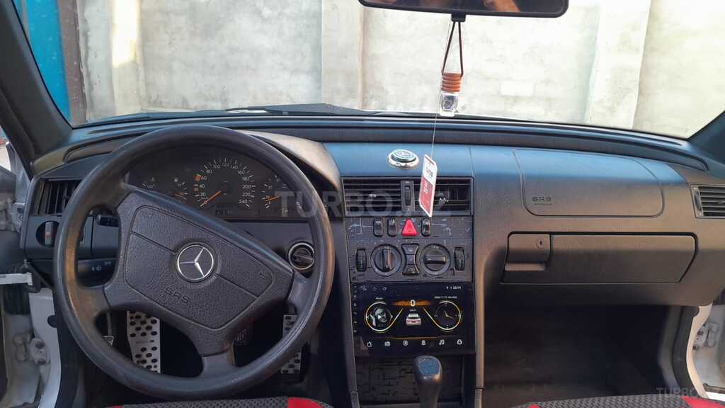 Mercedes C 180