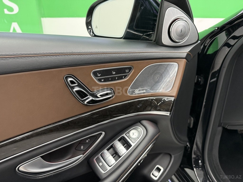 Mercedes S 550