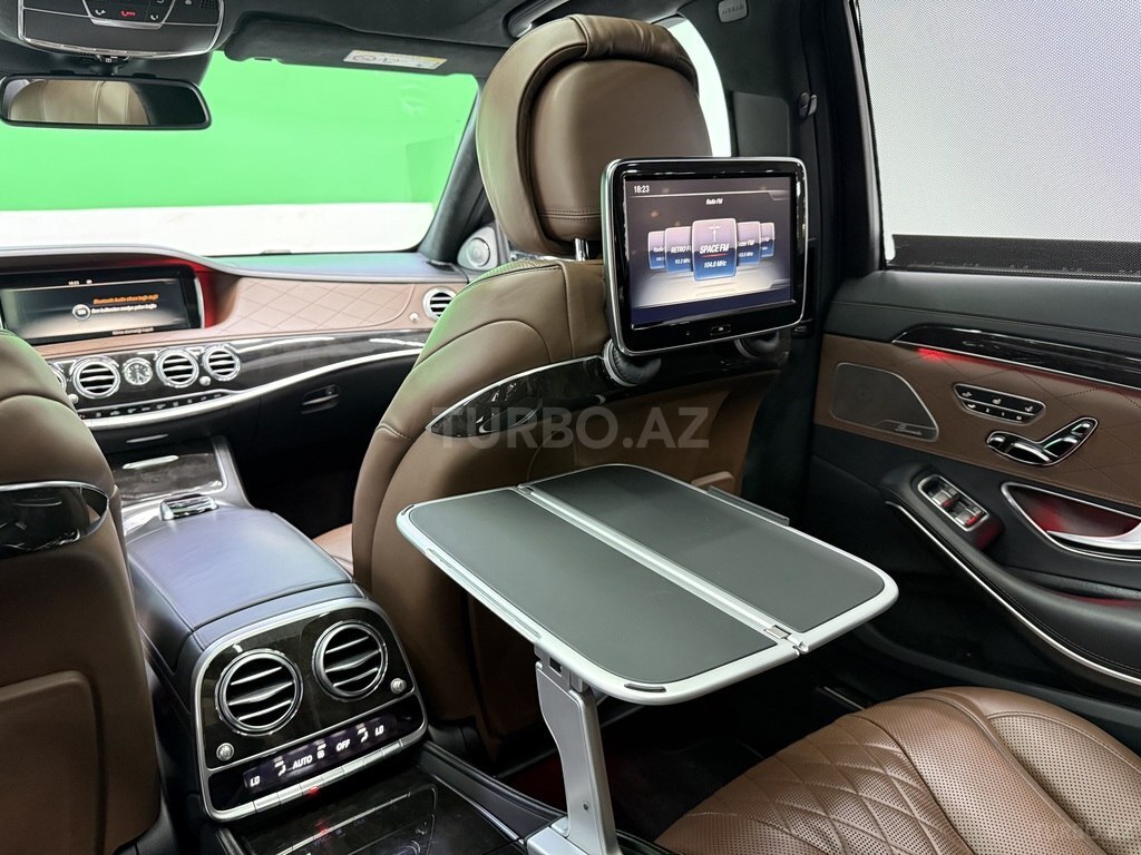 Mercedes S 550