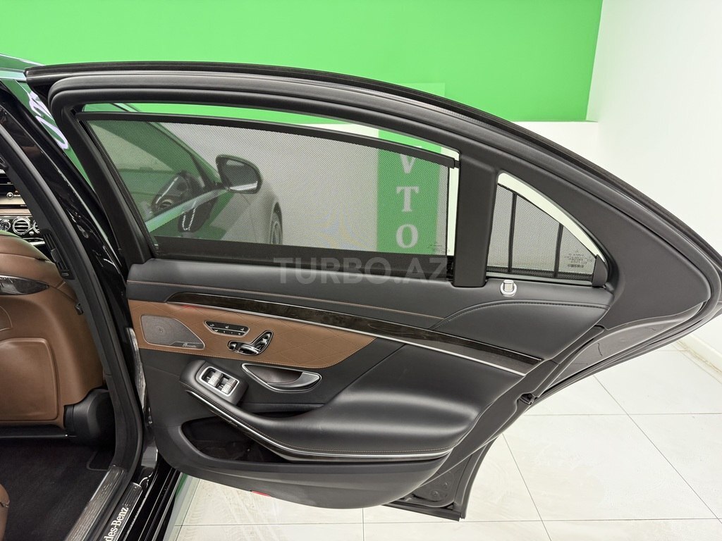 Mercedes S 550