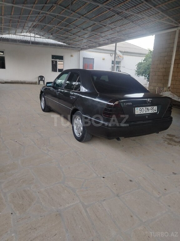 Mercedes C 180