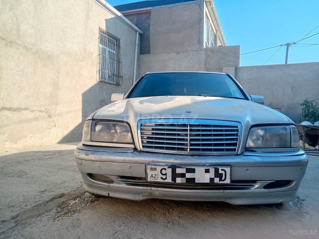 Mercedes C 180