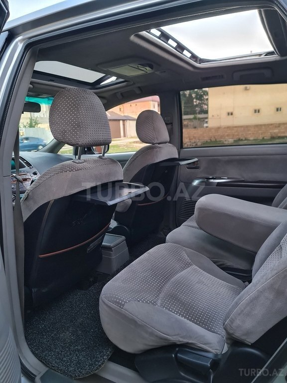 Mitsubishi Grandis