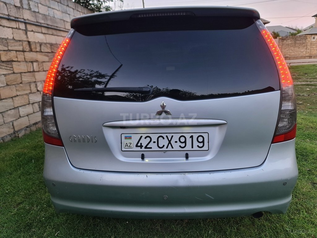 Mitsubishi Grandis
